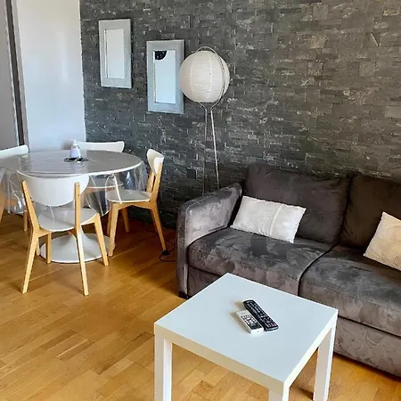 T2 Face A La Apartment